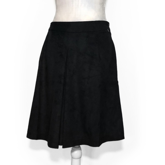 NWOT Mark Black Faux Suede Pleated Mini Skirt Avon - Picture 4 of 12